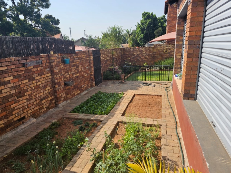3 Bedroom Property for Sale in Safari Gardens North West